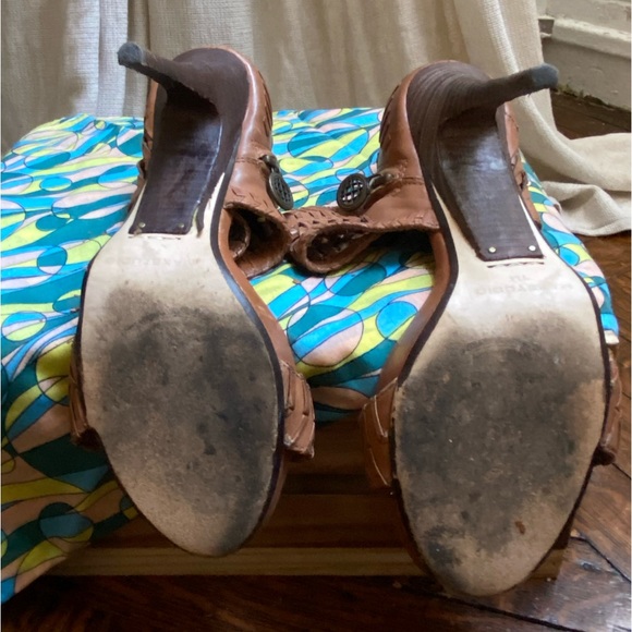 Sexy Max Studio 5 inch Heels - Size 7 - Picture 9 of 14